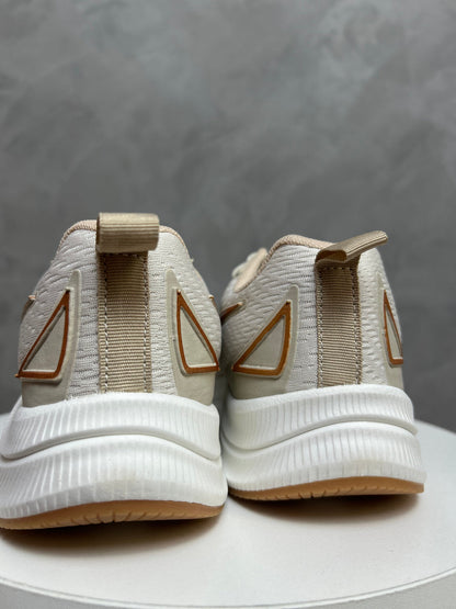 NKE FIT DORADO