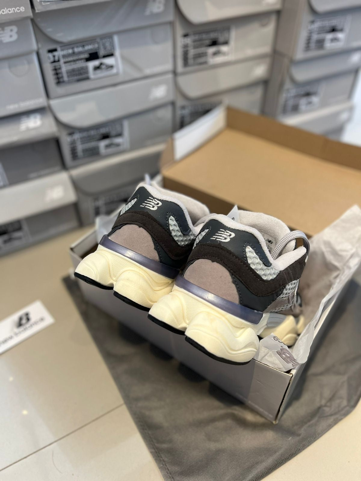 NB 9060 Marrón